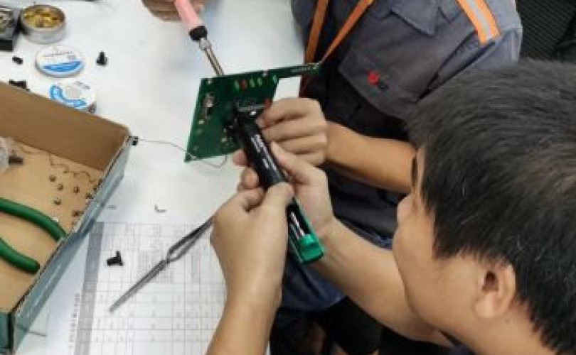 صيانة المعدات الكهربائية واكتشاف الأعطال وإصلاحها